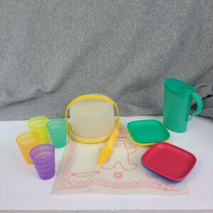 Tupperware Kids Mini Baking Party Set Impressions Cake Carrier